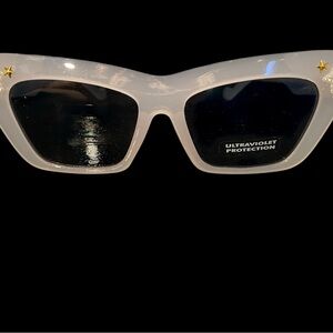 Elegant White Milk-glass Deco Art Sunglasses with Star Details